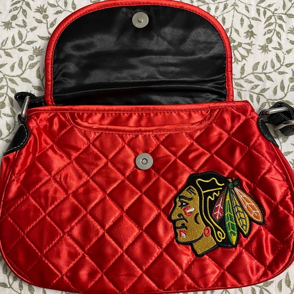 NHL Blackhawks Quilted Purse - Picture 4 of 10